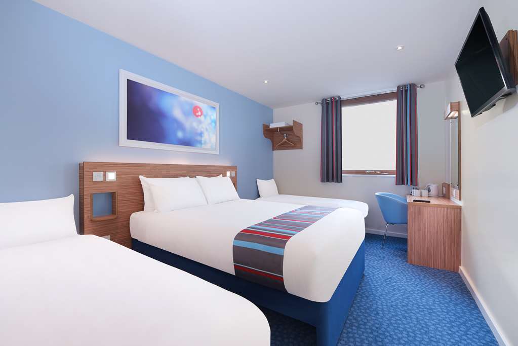 Travelodge Plymouth Roborough Room photo